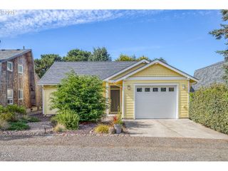 3201 Nw MAST Ave, Lincoln City, OR 97367