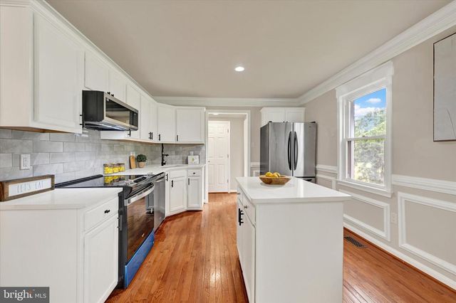 2743 RIDGE RD, Baltimore, MD 21244
