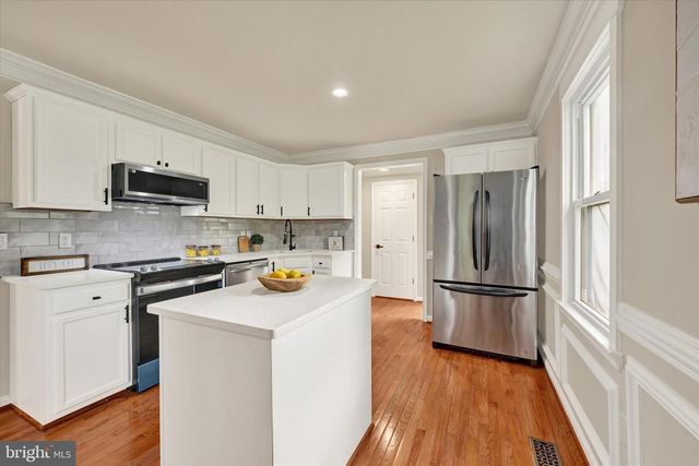 2743 RIDGE RD, Baltimore, MD 21244