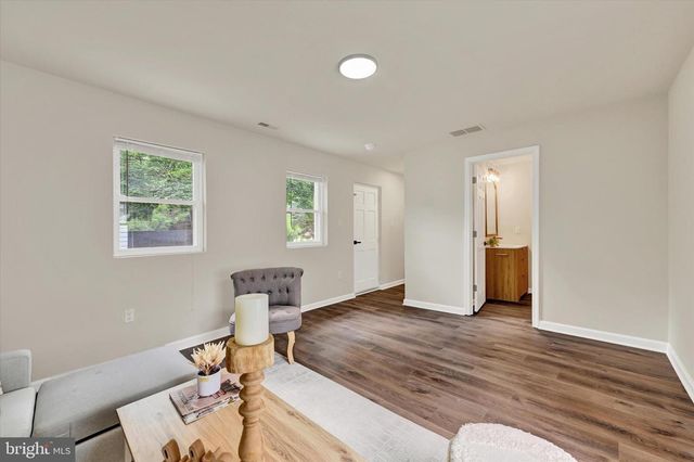 2743 RIDGE RD, Baltimore, MD 21244