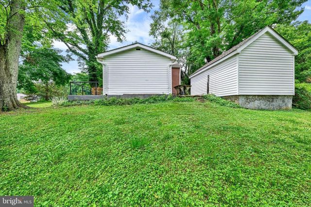 2743 RIDGE RD, Baltimore, MD 21244
