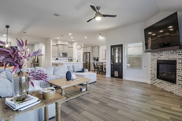 982 E Villas Court, Lewisville, TX 75067