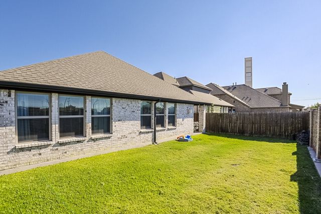 982 E Villas Court, Lewisville, TX 75067