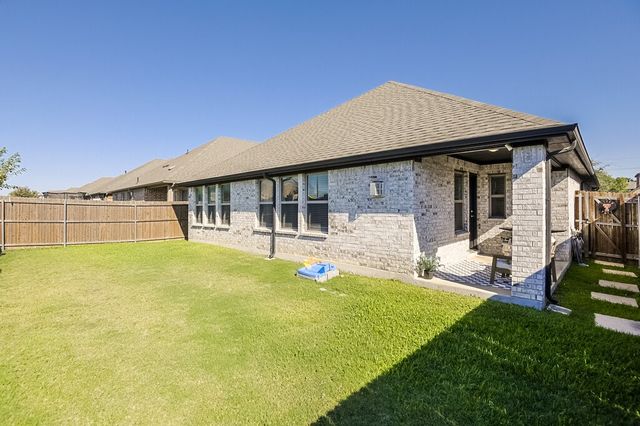 982 E Villas Court, Lewisville, TX 75067