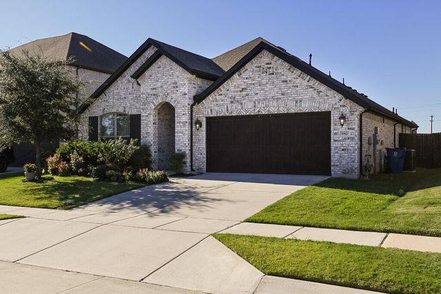 982 E Villas Court, Lewisville, TX 75067