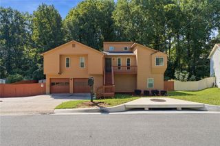 2890 Creekwood Lane NW, Lawrenceville, GA 30044