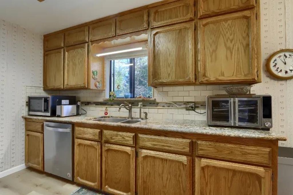 Image 15 of property listing at 5909 Evergreen, Mariposa, CA 95338