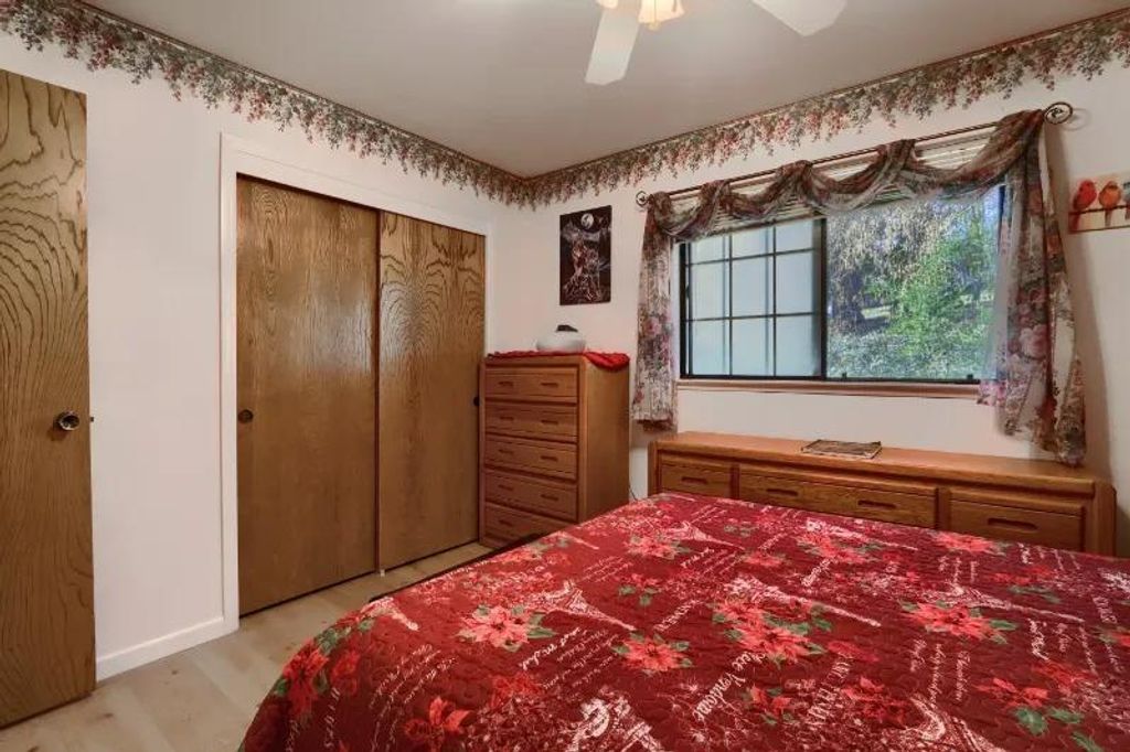 Image 21 of property listing at 5909 Evergreen, Mariposa, CA 95338