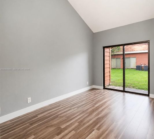 2242 NW 55th Terrace 2242, Lauderhill, FL 33313