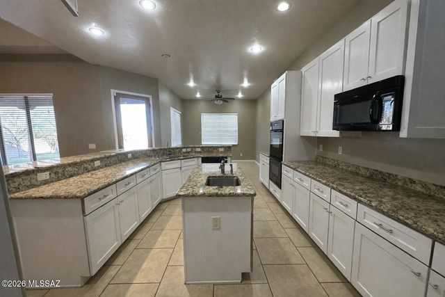 2921 E Edward Lane, Vail, AZ 85641