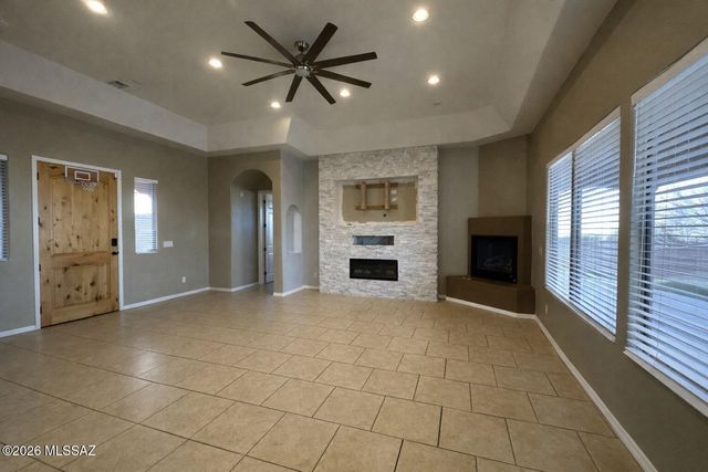 2921 E Edward Lane, Vail, AZ 85641