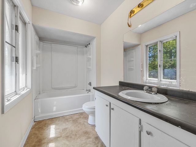 102 Clark Hill Dr, Inman, SC 29349