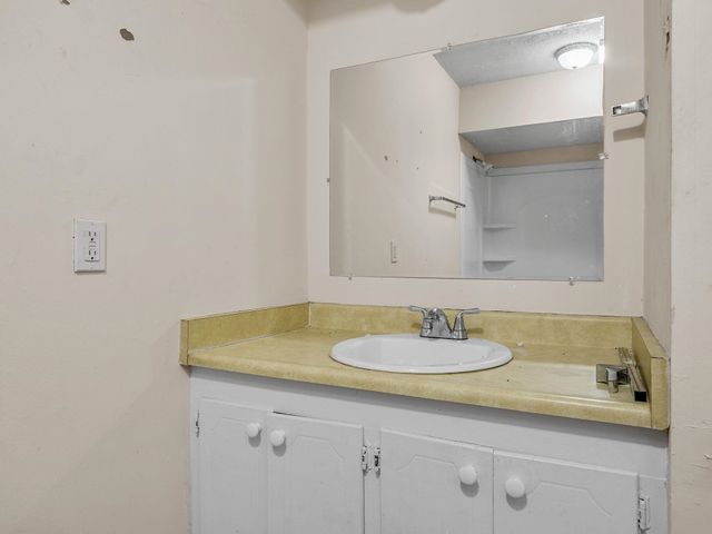 102 Clark Hill Dr, Inman, SC 29349