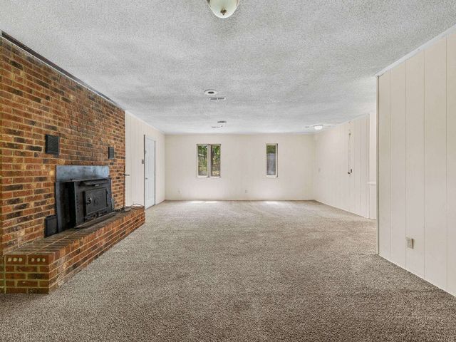 102 Clark Hill Dr, Inman, SC 29349