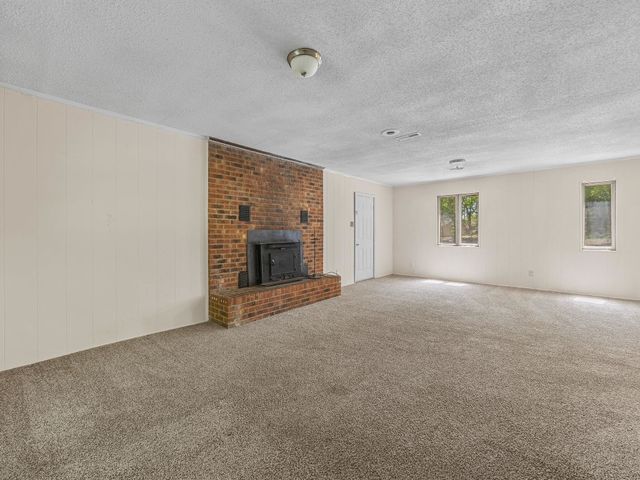 102 Clark Hill Dr, Inman, SC 29349
