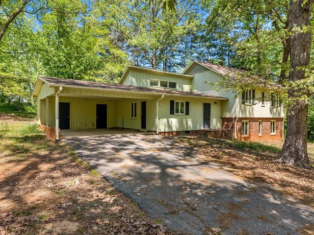 102 Clark Hill Dr, Inman, SC 29349