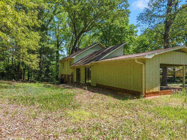 102 Clark Hill Dr, Inman, SC 29349