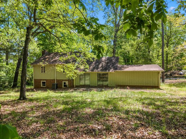 102 Clark Hill Dr, Inman, SC 29349