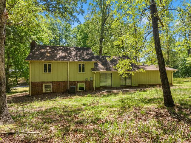 102 Clark Hill Dr, Inman, SC 29349