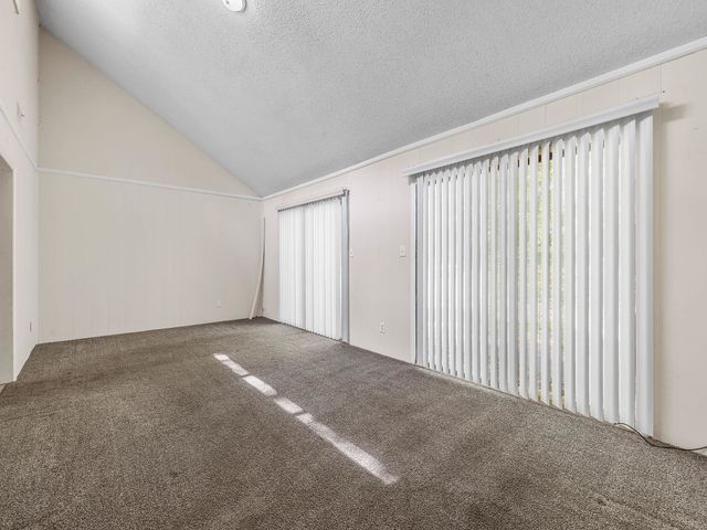 102 Clark Hill Dr, Inman, SC 29349