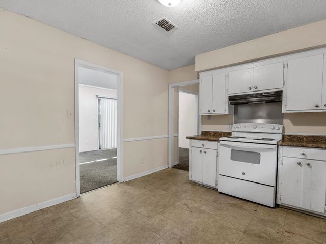 102 Clark Hill Dr, Inman, SC 29349