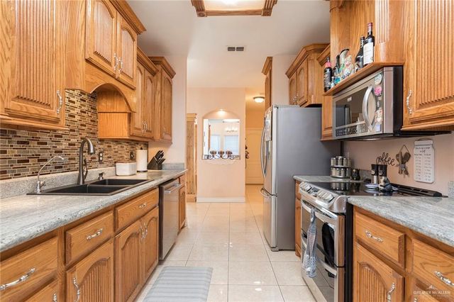 2120 Giselle Street, Mission, TX 78574