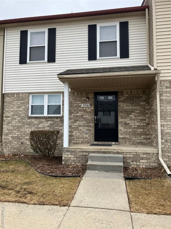 37062 Brynford Drive, Clinton Township, MI 48036