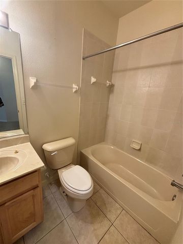 3491 PARKRIDGE CIRCLE 16-201, Sarasota, FL 34243