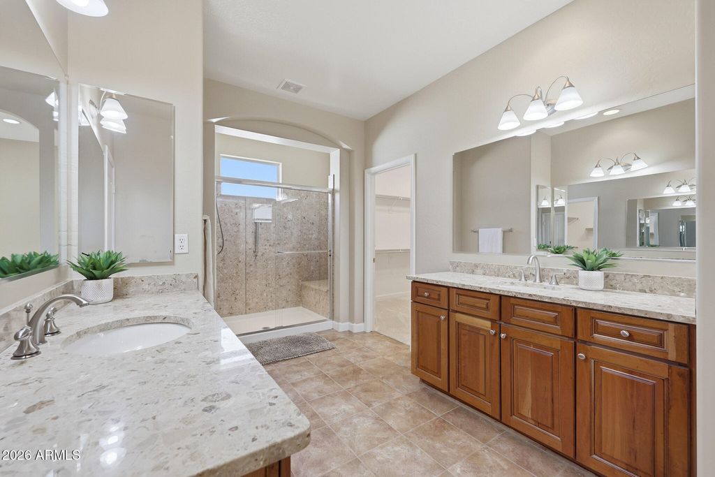 Image 25 of property listing at 16231 W CHEERY LYNN Road, Goodyear, AZ 85395