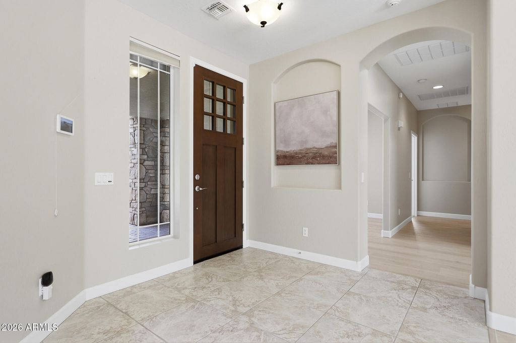 Image 7 of property listing at 16231 W CHEERY LYNN Road, Goodyear, AZ 85395