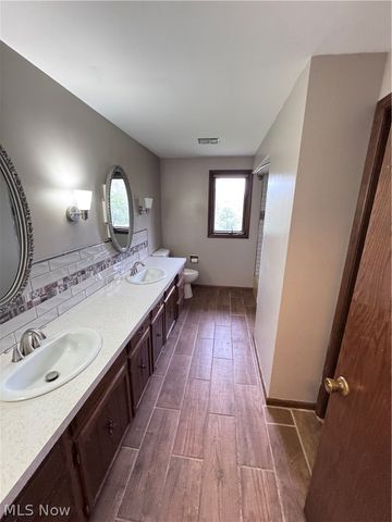 8615 Eberhart Road NE, Dover, OH 44622