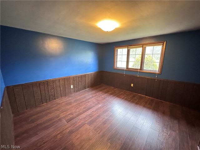 8615 Eberhart Road NE, Dover, OH 44622