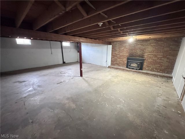 8615 Eberhart Road NE, Dover, OH 44622