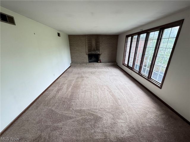 8615 Eberhart Road NE, Dover, OH 44622