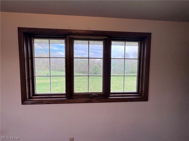 8615 Eberhart Road NE, Dover, OH 44622