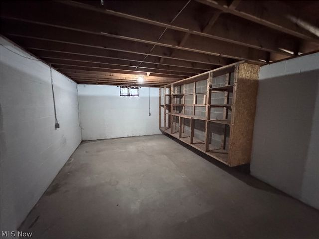 8615 Eberhart Road NE, Dover, OH 44622