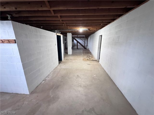 8615 Eberhart Road NE, Dover, OH 44622