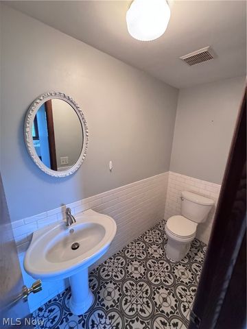 8615 Eberhart Road NE, Dover, OH 44622