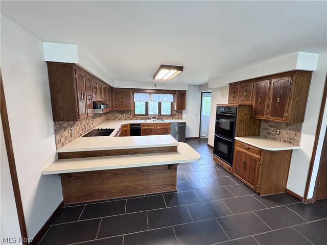 8615 Eberhart Road NE, Dover, OH 44622