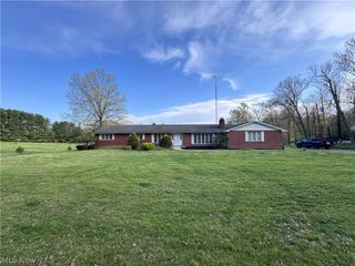 8615 Eberhart Road NE, Dover, OH 44622
