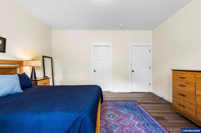 1539 Lakeview Dr, Silverton, OR 97381