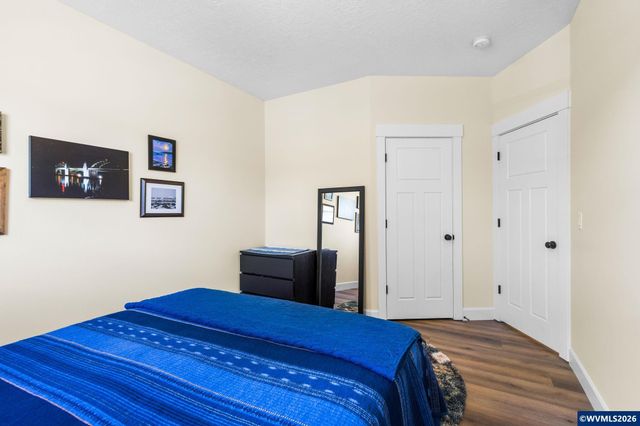 1539 Lakeview Dr, Silverton, OR 97381