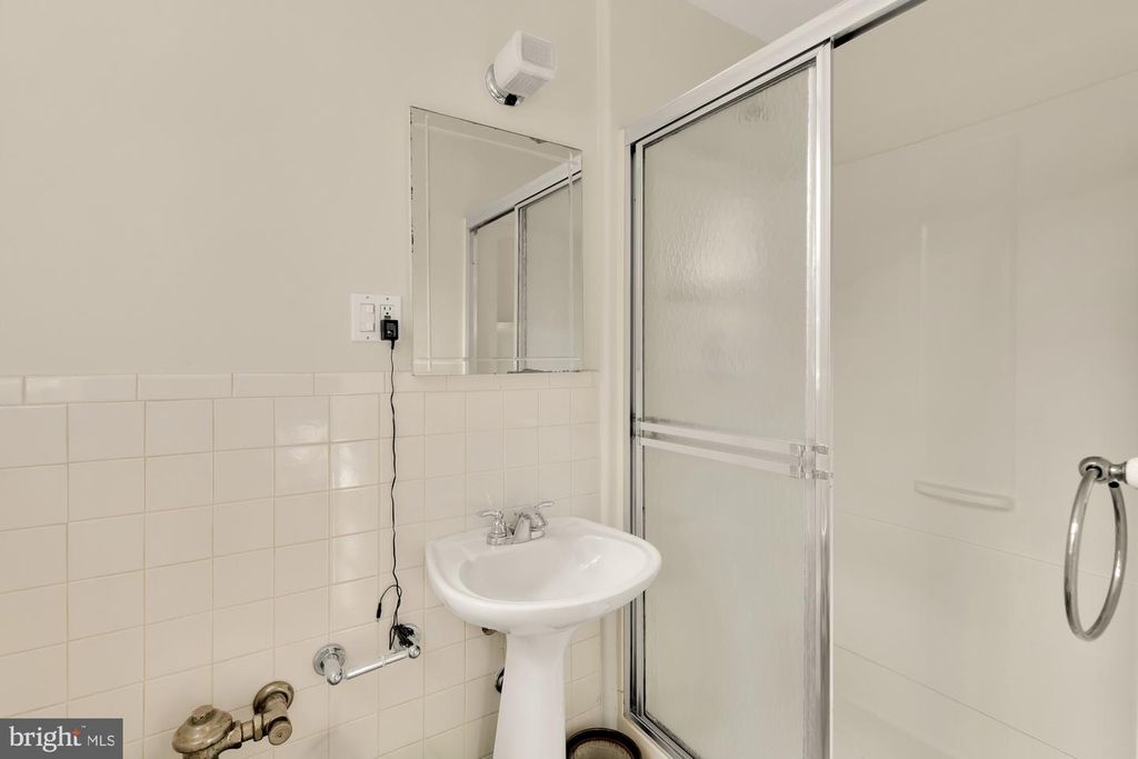 3041 SEDGWICK ST NW #402D, Washington, DC 20008
