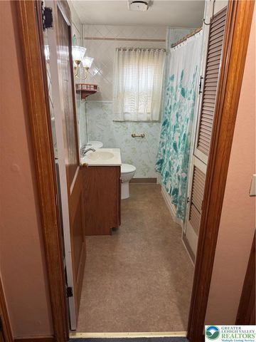 58 George Avenue, Upper Nazareth Twp, PA 18064