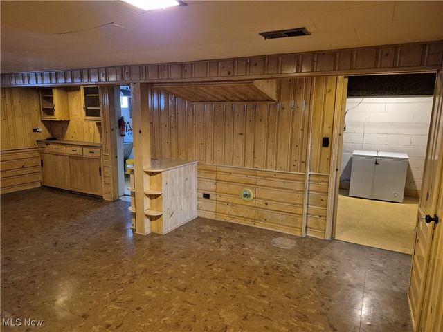 4998 N Barton Road, Lyndhurst, OH 44124