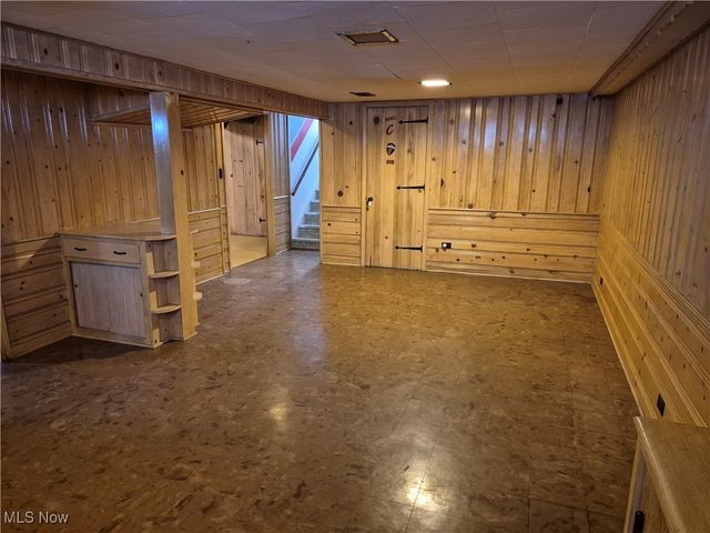 4998 N Barton Road, Lyndhurst, OH 44124