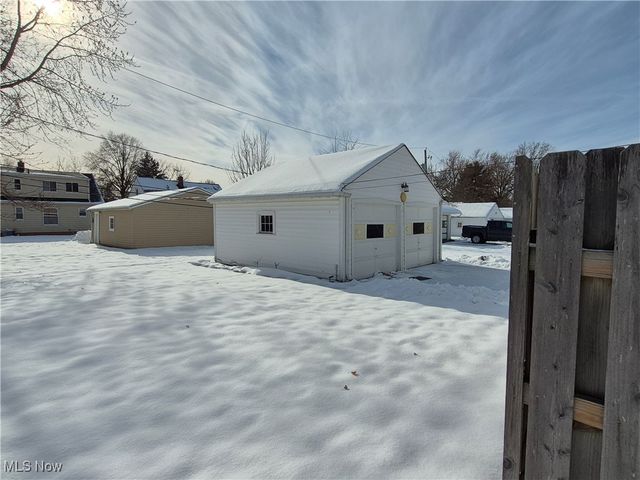 4998 N Barton Road, Lyndhurst, OH 44124