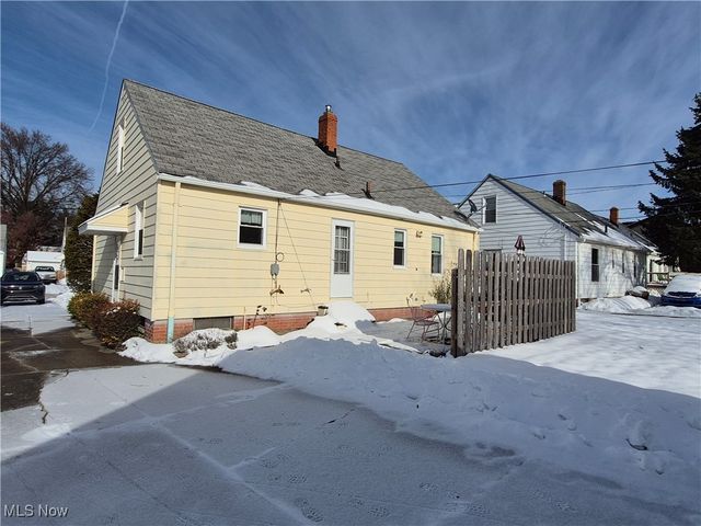 4998 N Barton Road, Lyndhurst, OH 44124