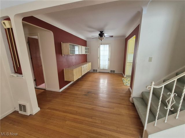 4998 N Barton Road, Lyndhurst, OH 44124