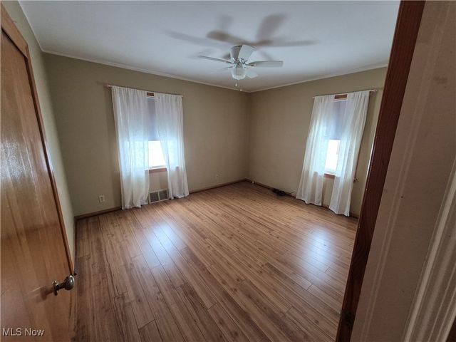 4998 N Barton Road, Lyndhurst, OH 44124